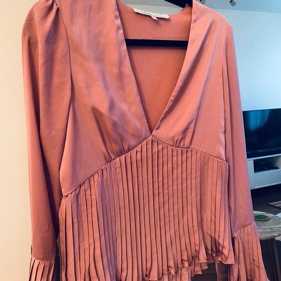 LOVERS & FRIENDS Blush Blouse - Picture 2 of 4